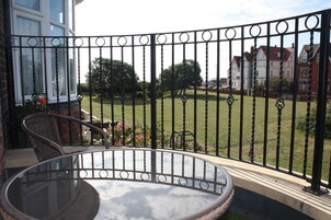 King Size Room with Balcony | 露台