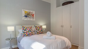 Luxury Apartment, 1 Bedroom | 1 bedroom, premium bedding, iron/ironing board, WiFi (free) - Murray House Suite (Cape Town)