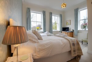 Deluxe Twin Room | Free WiFi, bed sheets