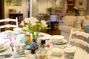 Déjeuner anglais gratuit tous les jours
