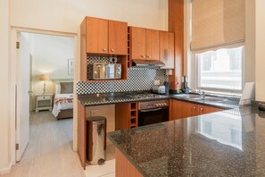 Luxury Suite, 1 Bedroom | Private kitchen