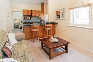 Luxury Suite, 1 Bedroom | Living area