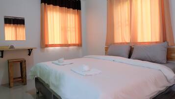 Standard Double Room | Free WiFi, bed sheets