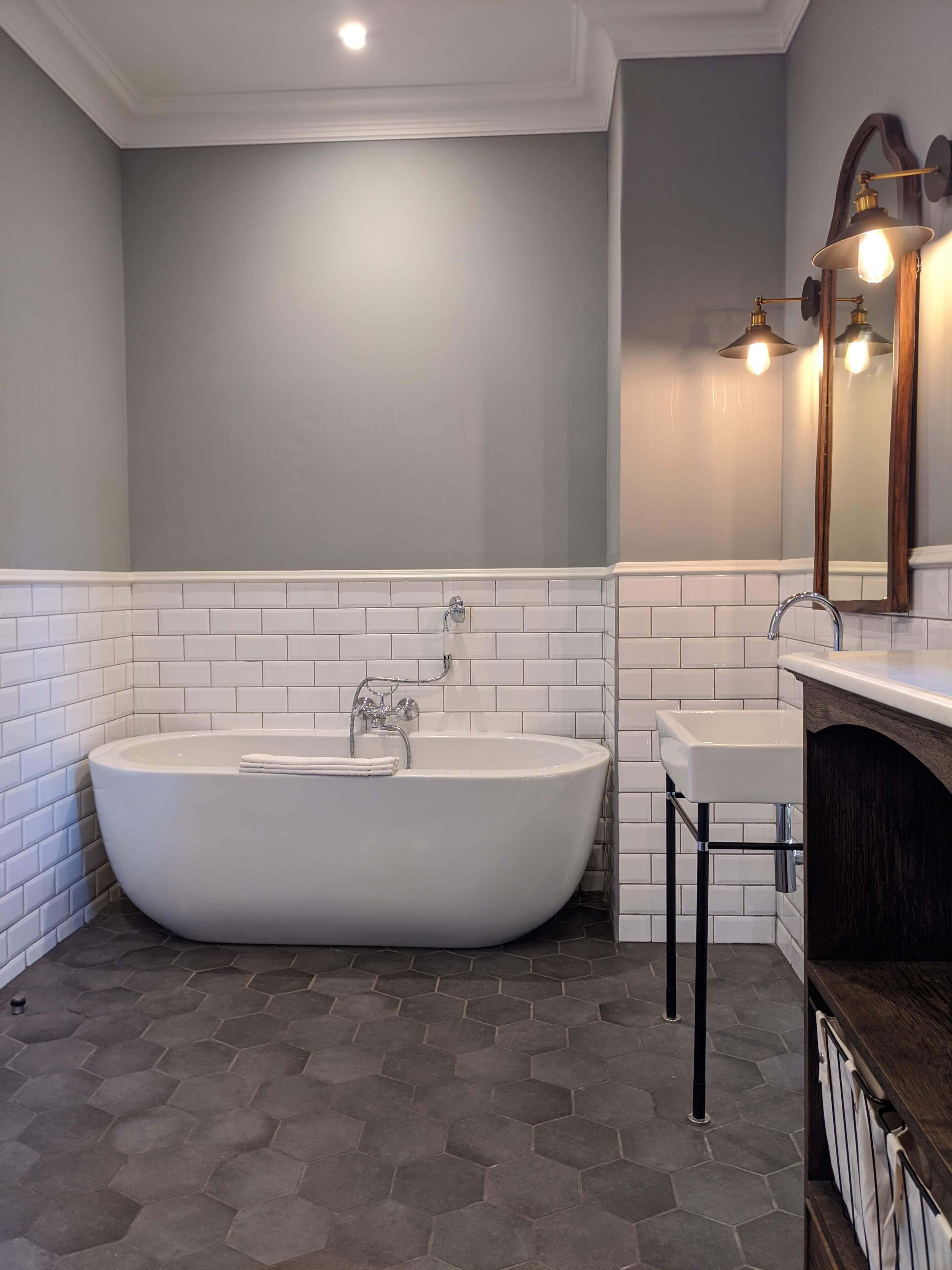 deep-soaking bathtub