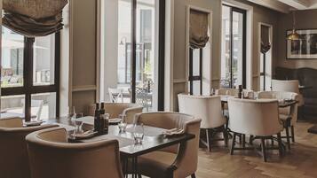 3 Restaurants, Frühstück, Mittagessen, lokale und internationale Küche