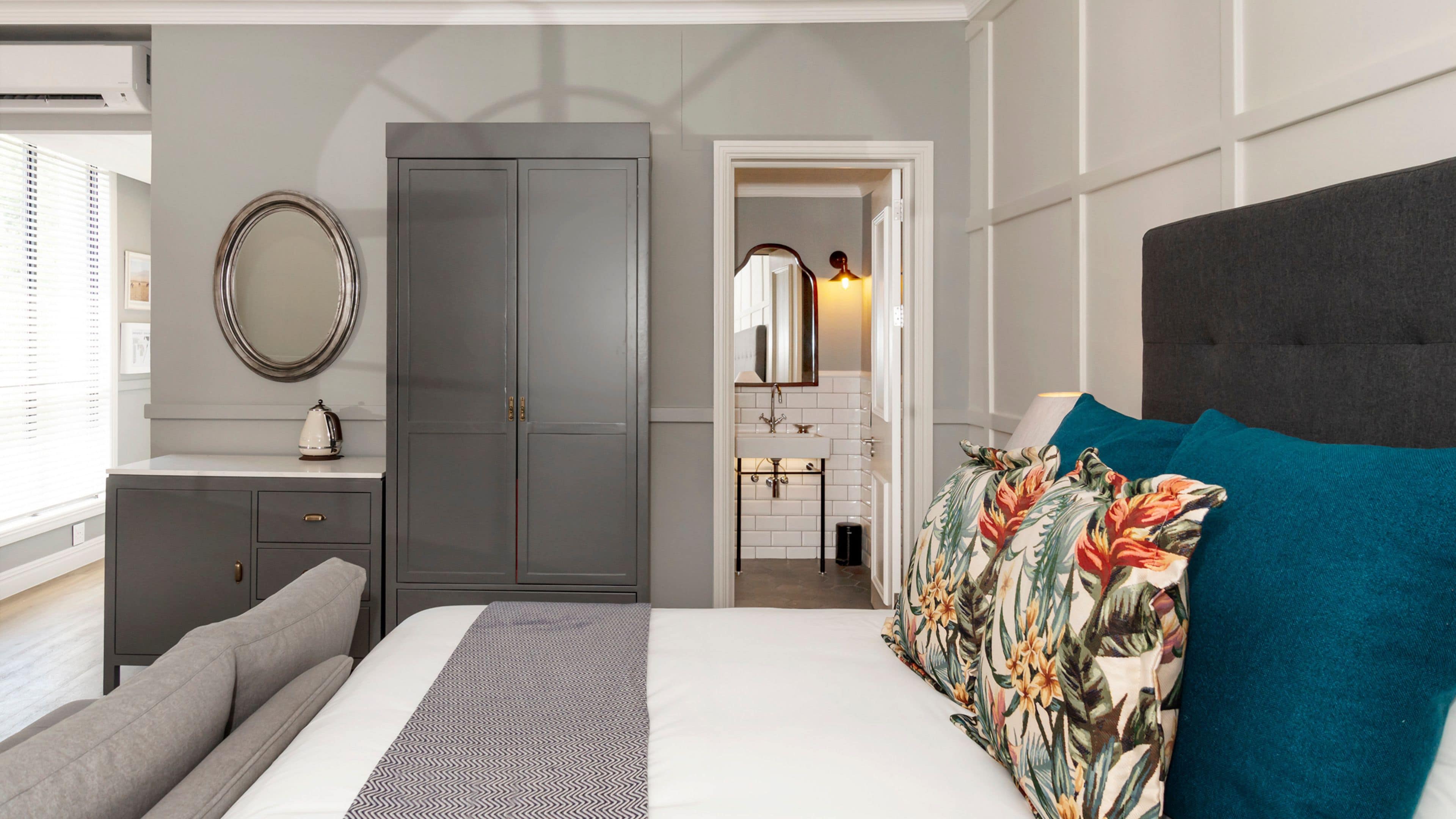 1 bedroom, premium bedding, tempur-pedic beds, in-room safe