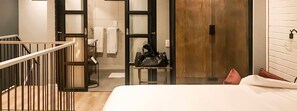 1 bedroom, premium bedding, Tempur-Pedic beds, in-room safe