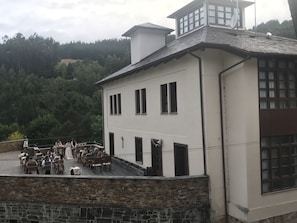 Front of property - Hotel Mirador de Barcia (Ribeira de Piquin)