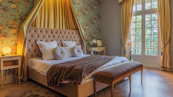 Superior Suite, 1 King Bed, Terrace, Lakeside (Poupette) | Premium bedding, pillowtop beds, desk, laptop workspace