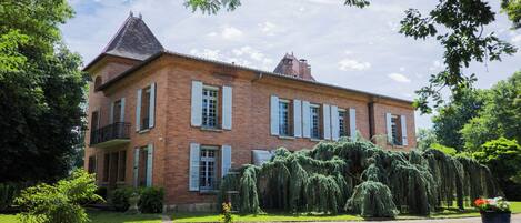 Fachada da propriedade