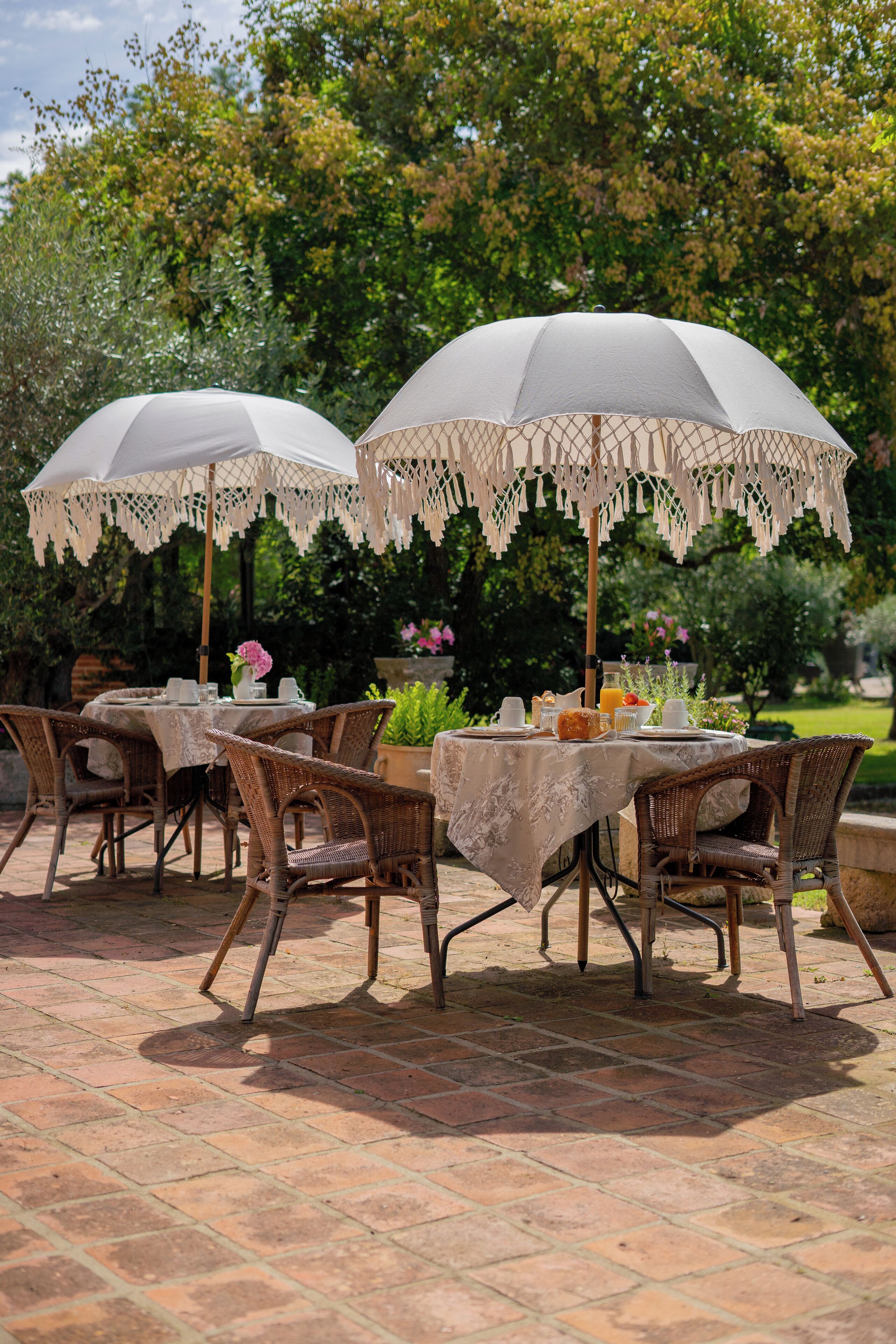 朝食 (コンチネンタル ブレックファスト)、毎日提供 (1 名様 15 EUR)