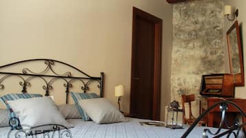 Minibar, una cassaforte in camera, una scrivania, insonorizzazione