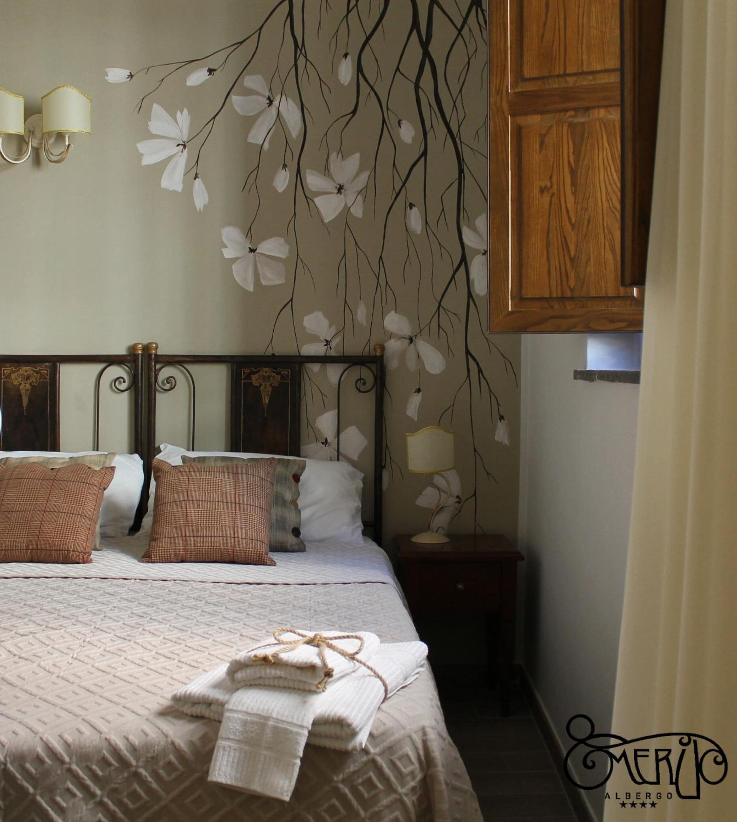 Minibar, Zimmersafe, Schreibtisch, schallisolierte Zimmer