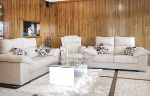 Fernseher, Kamin, DVD-Player, Stereoanlage