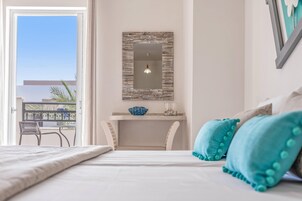 Superior Triple Maisonette | In-room safe, desk, iron/ironing board, free cribs/infant beds