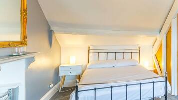 Double Room (Loft) | Iron/ironing board, free WiFi, bed sheets