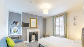 Double Room, 1 King Bed | Iron/ironing board, WiFi (free), bed sheets - Minster Hub Guest Accommodation (York)
