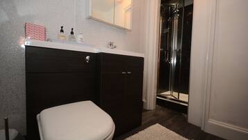 Double Room (Loft) | Iron/ironing board, free WiFi, bed sheets