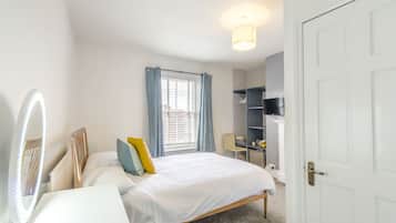 Standard Double Room | Iron/ironing board, free WiFi, bed sheets
