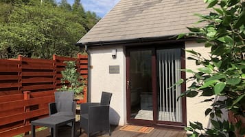 Deluxe Studio Suite, Hill View | Property grounds