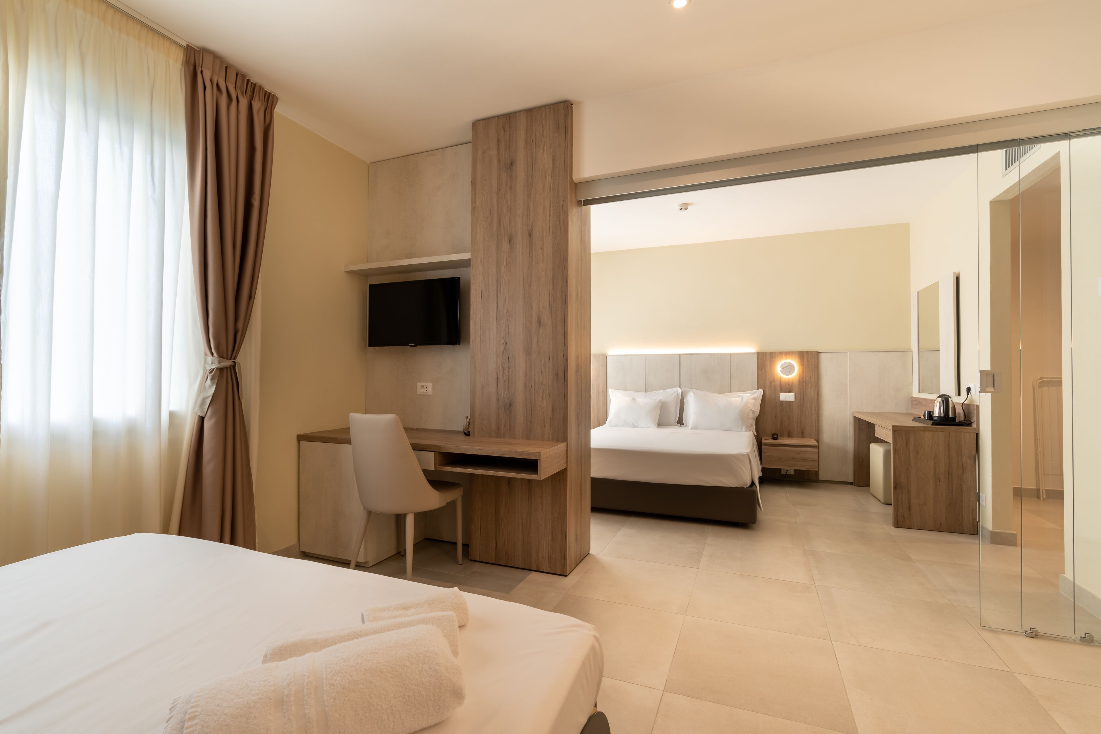 Superior Suite | Minibar, free WiFi, bed sheets