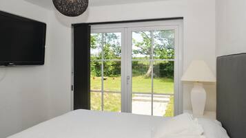 4 bedrooms, travel crib, free WiFi