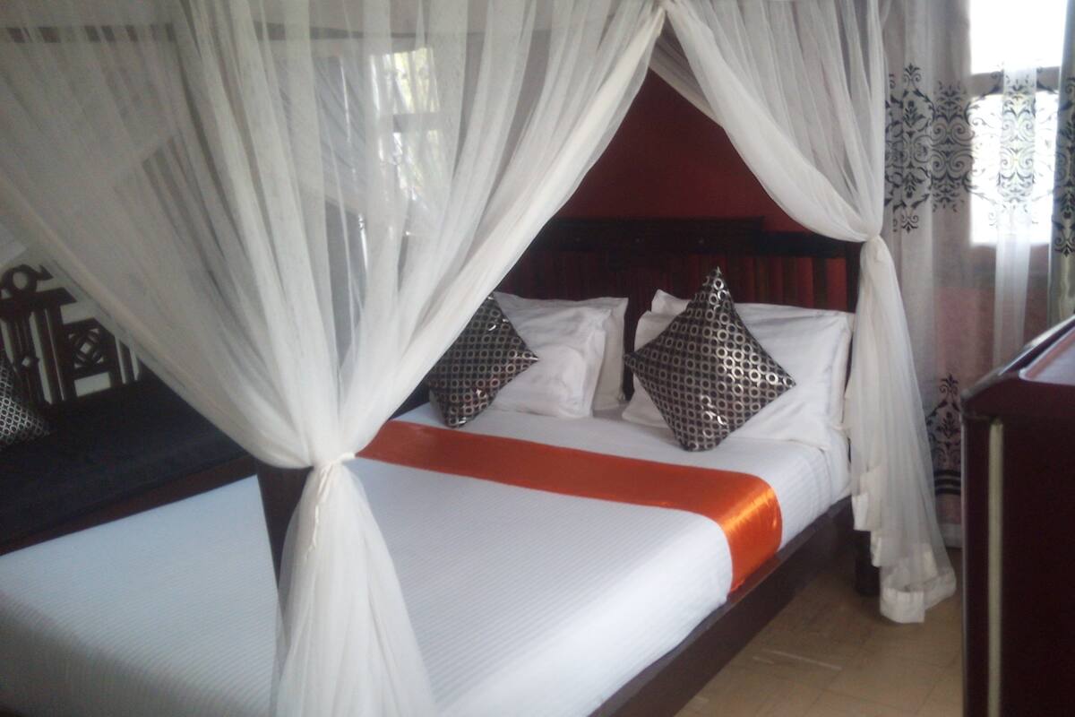 Standard Single Room, Non Smoking | Desk, free WiFi, bed sheets