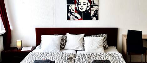 Double Room | Desk, blackout curtains, free WiFi, bed sheets