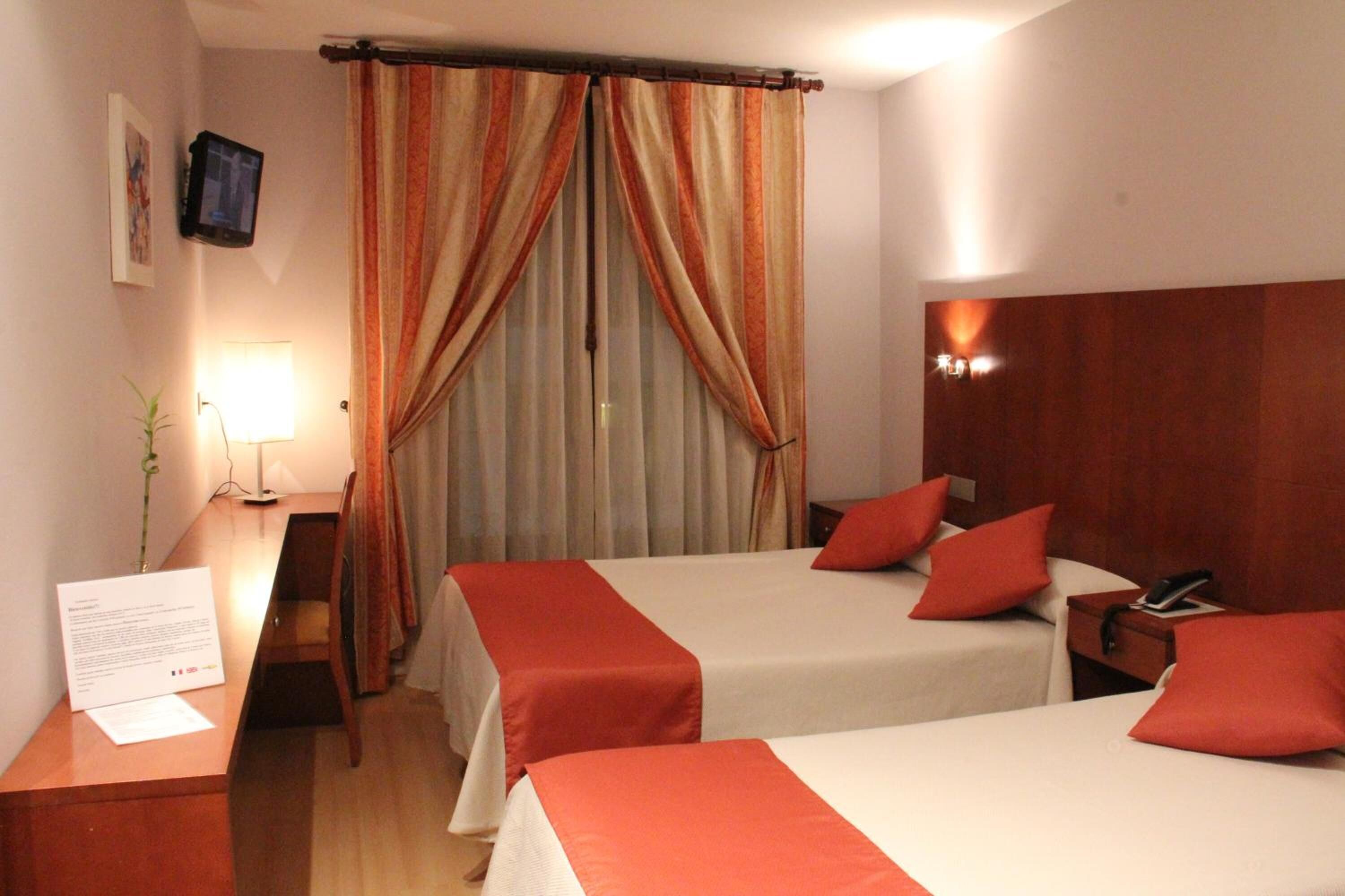 premium bedding, in-room safe, desk, free wifi