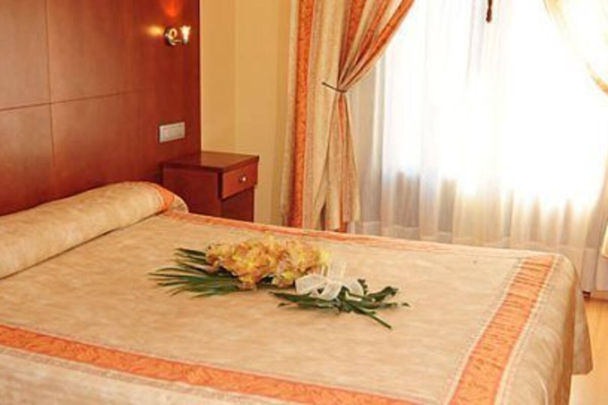 double or twin room | premium bedding, in-room safe, desk, free wifi