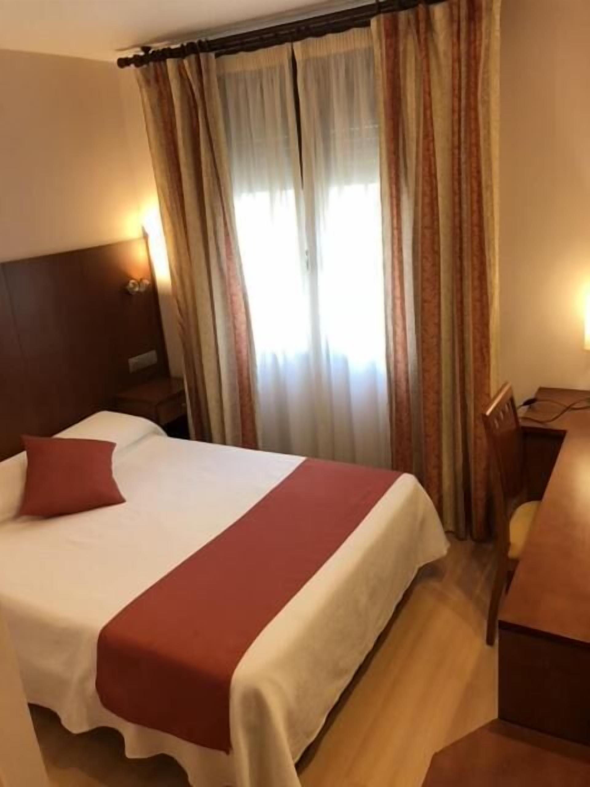 premium bedding, in-room safe, desk, free wifi