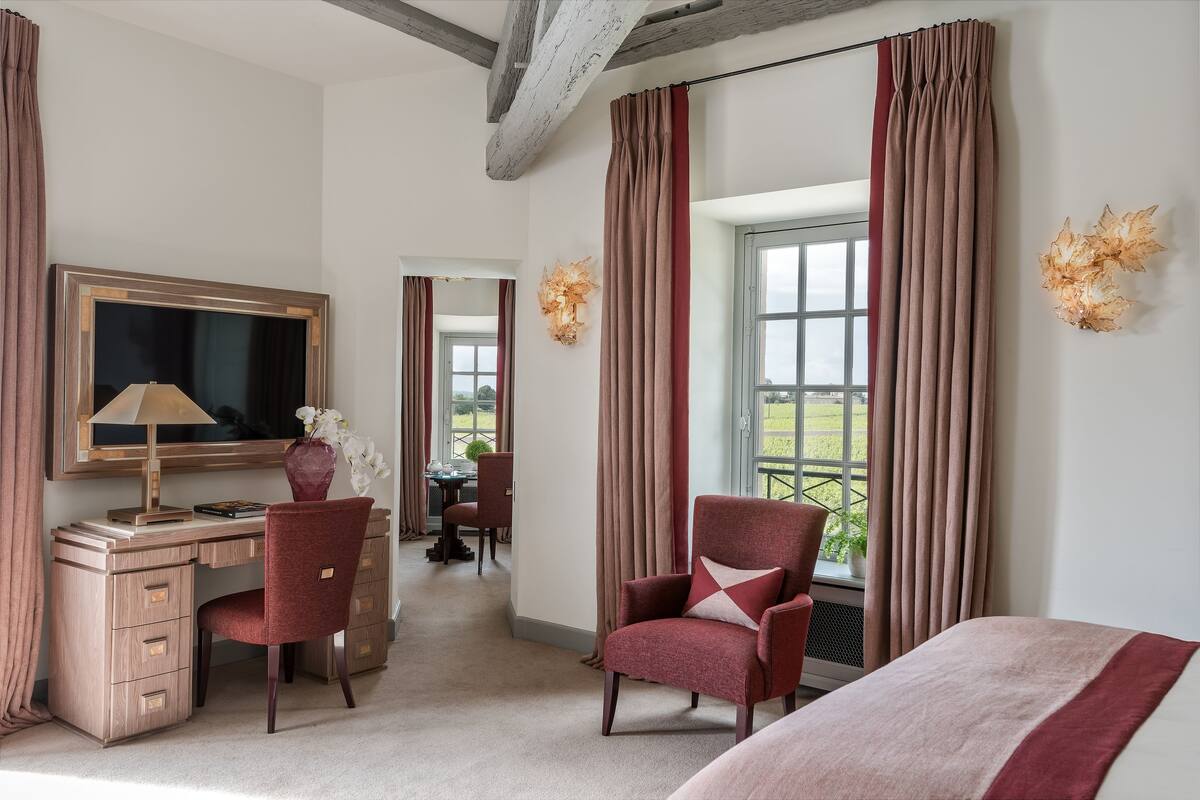 suite | premium bedding, memory-foam beds, minibar, in-room safe