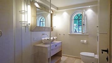Deluxe House, Private Bathroom, Garden View | Bilik Mandi