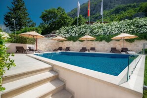 Outdoor pool - Hotel Palazzo del Mare - Essenza (Kotor)