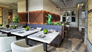Breakfast, lunch and dinner served - Hotel Palazzo del Mare - Essenza (Kotor)