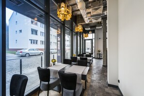 Tägliches großes Frühstück (30.00 PLN pro Person)