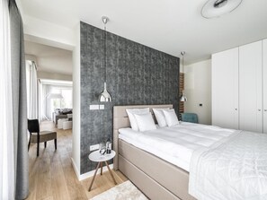 Apartament Deluxe | Decoració individual, mobiliari individual i habitacions insonoritzades 