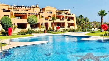 Outdoor pool, sun loungers