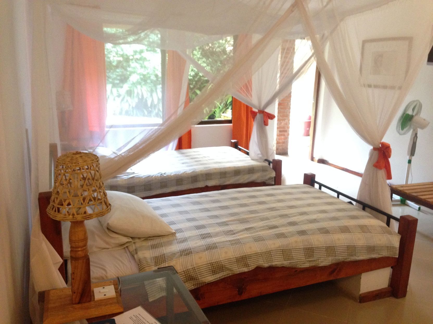 In-room safe, bed sheets