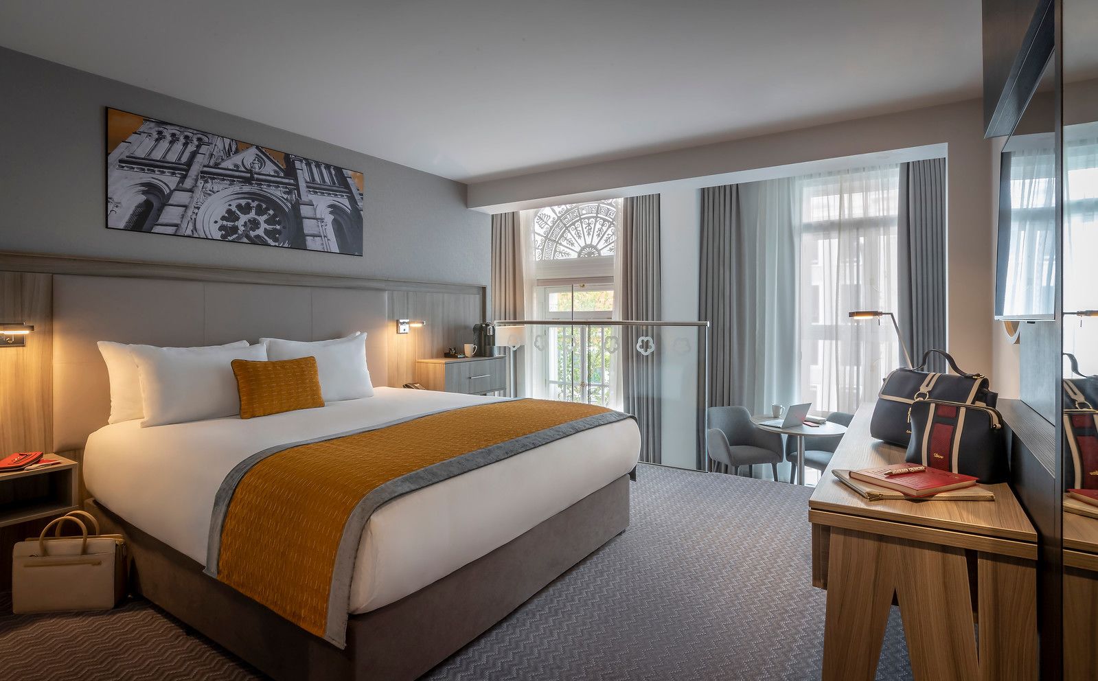 executive room, 1 king bed | in-room safe, desk, soundproofing, iron/ironing board