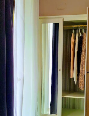 Schrank
