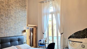 Luxury Room, Sauna and Hot Tub | Sábanas de algodón egipcio y ropa de cama de alta calidad