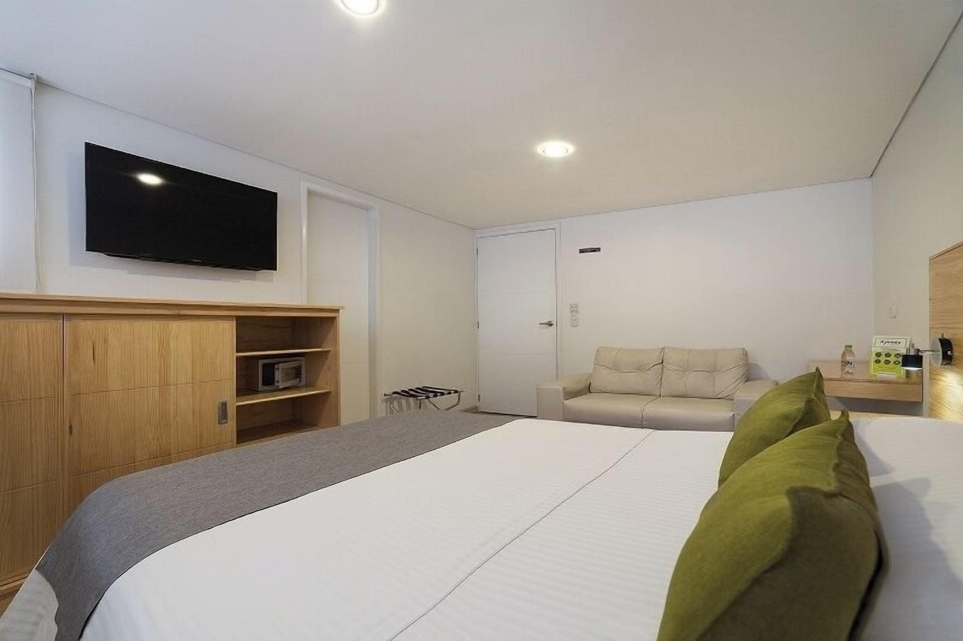 double room | 1 bedroom, desk, laptop workspace, free wifi