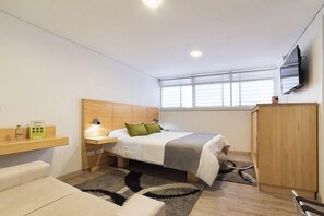 Double Room | Desk, laptop workspace, free WiFi, bed sheets