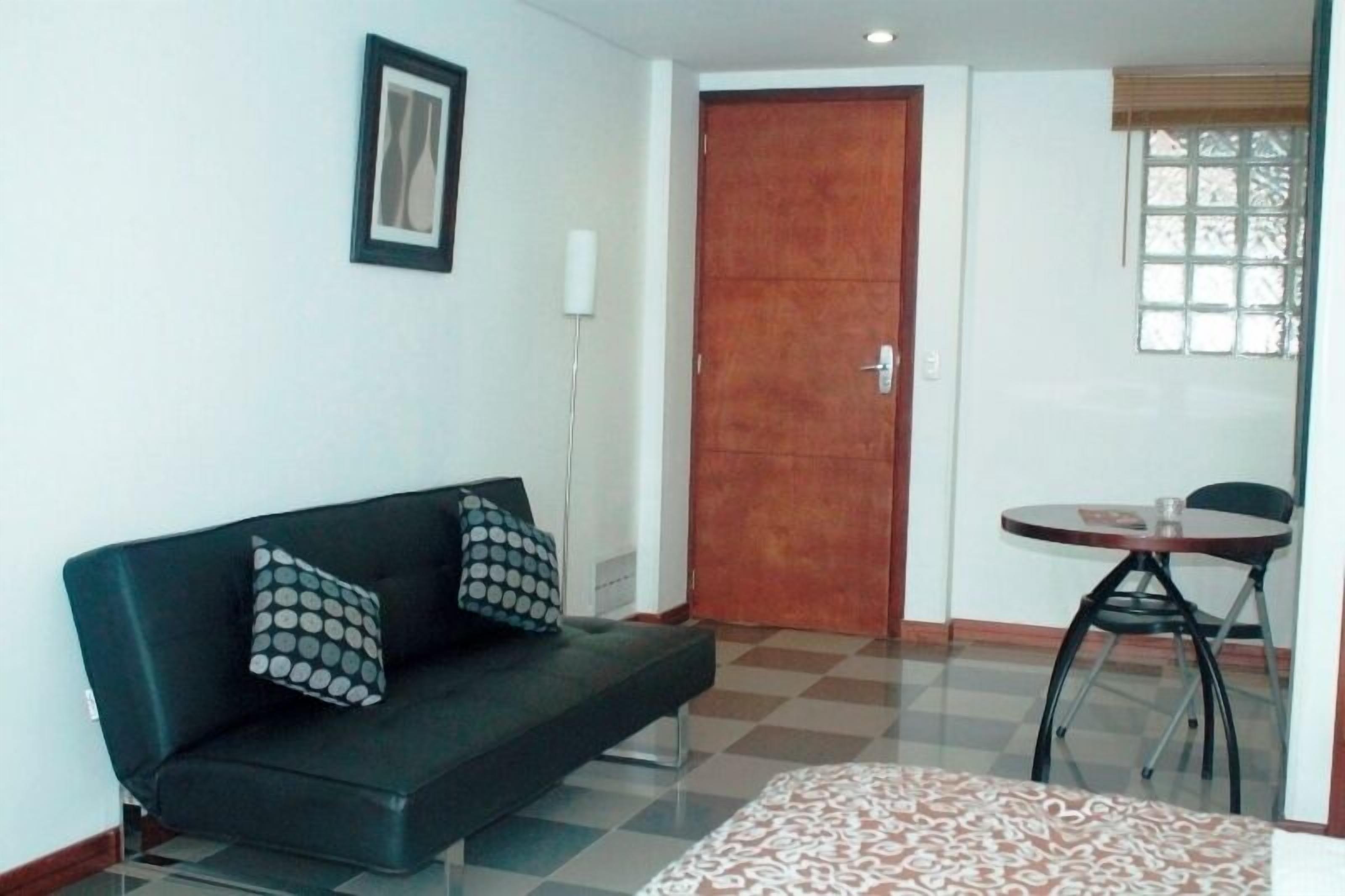 executive studio | 1 bedroom, desk, laptop workspace, free wifi