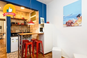 Apartment (GS-908) | Living area | Flat-screen TV - All in Rio- Praia Charme no Leme (Rio de Janeiro)