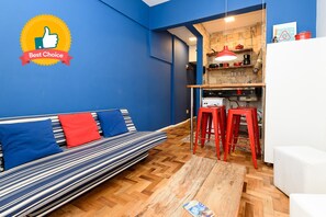 Apartment (GS-908) | Living area | Flat-screen TV - All in Rio- Praia Charme no Leme (Rio de Janeiro)