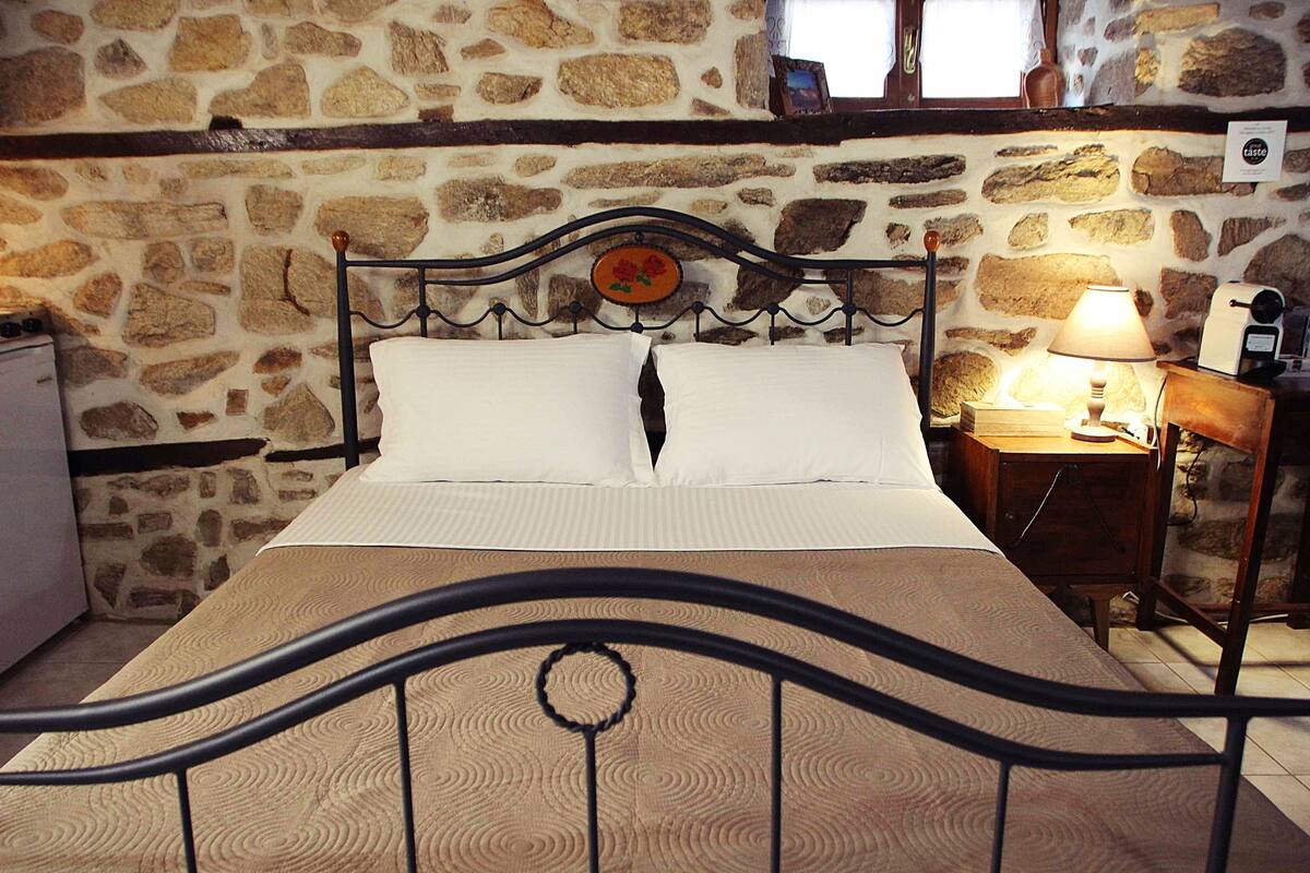 Egyptian cotton sheets, premium bedding, in-room safe