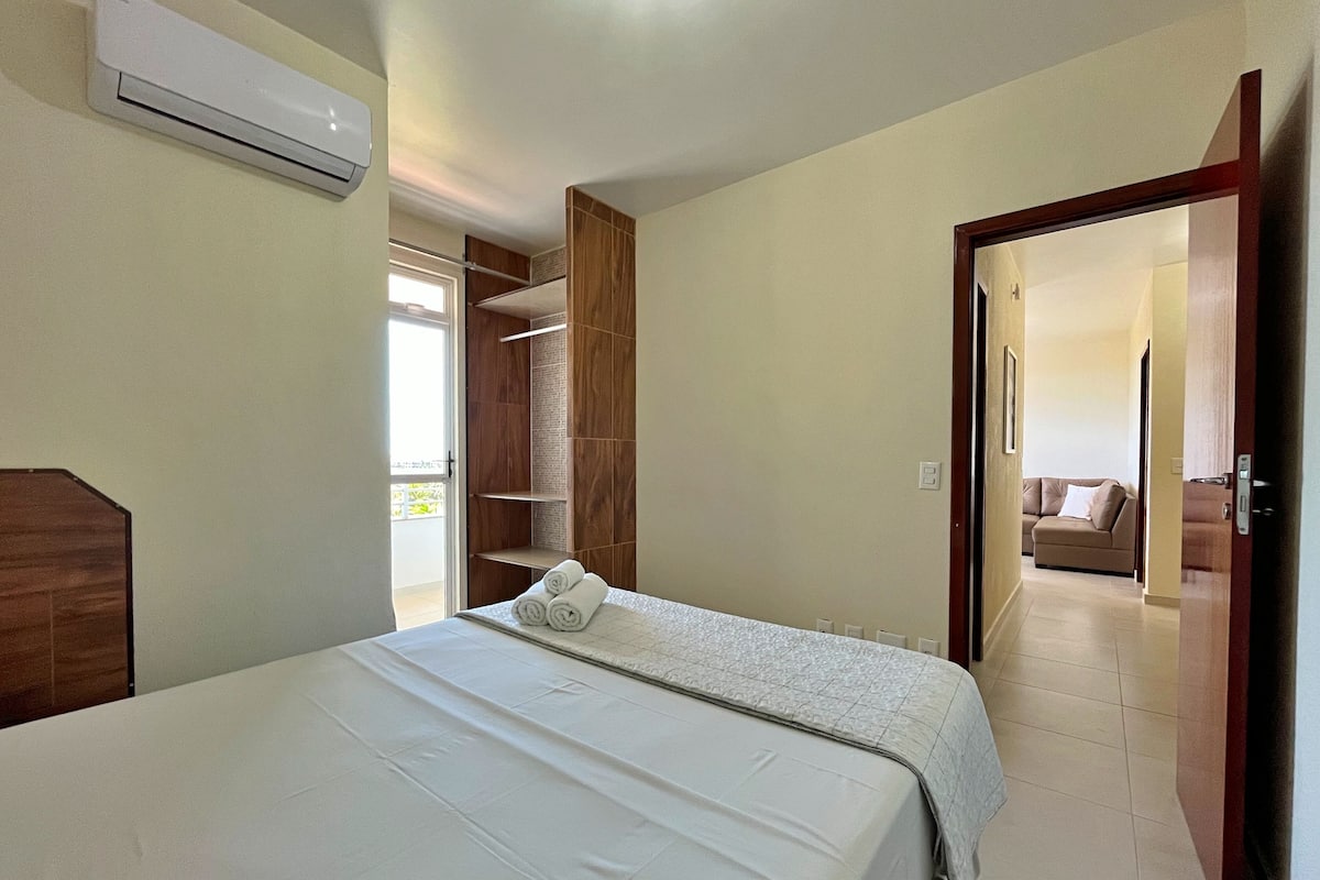 Deluxe Apartment, 4 Bedrooms, Kitchen, Sea View | 2 bedrooms, individually decorated, individually furnished, desk