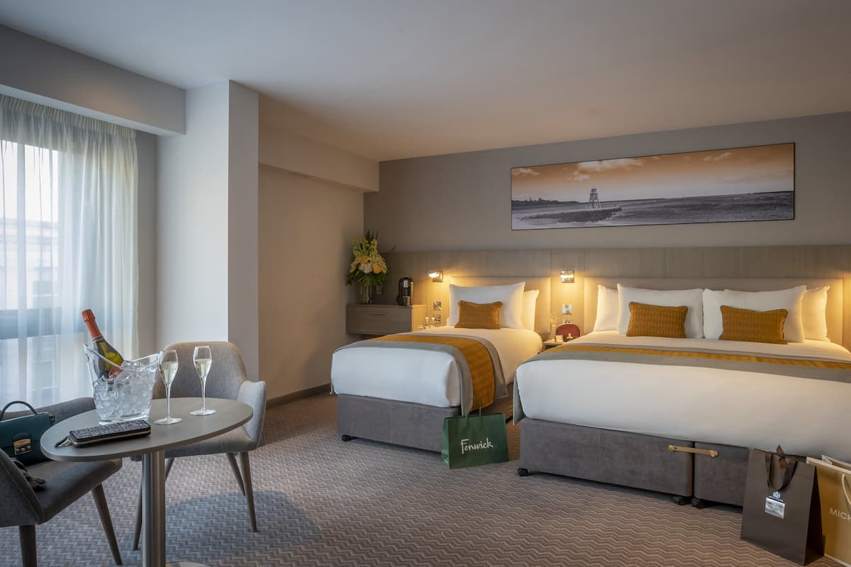 deluxe double single | hypo-allergenic bedding, in-room safe, laptop workspace